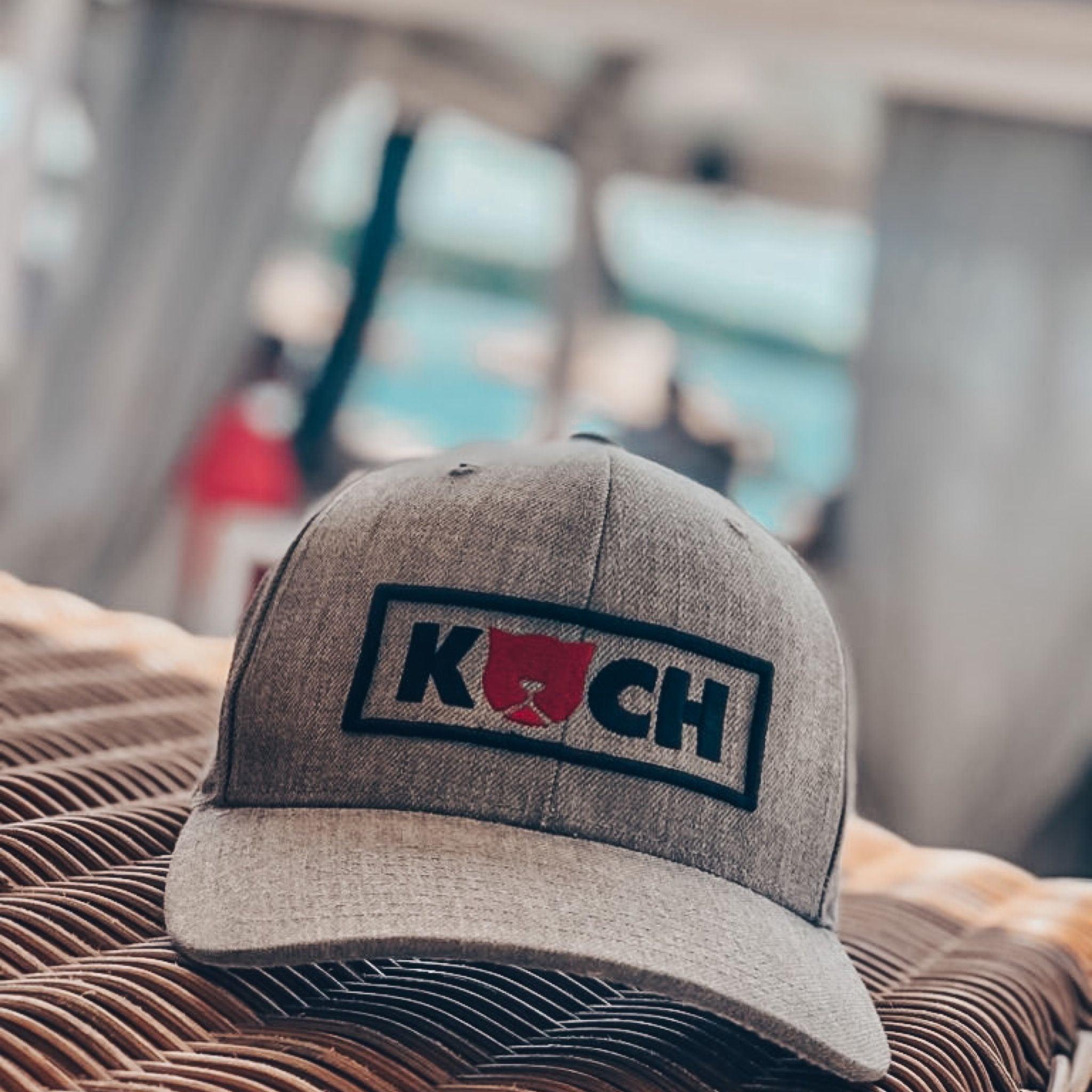 KOCH Snapback Cap mit KOCH Logo hellgrau